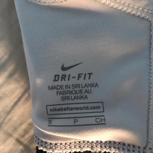 Nike sports bra - Picture 3 of 3